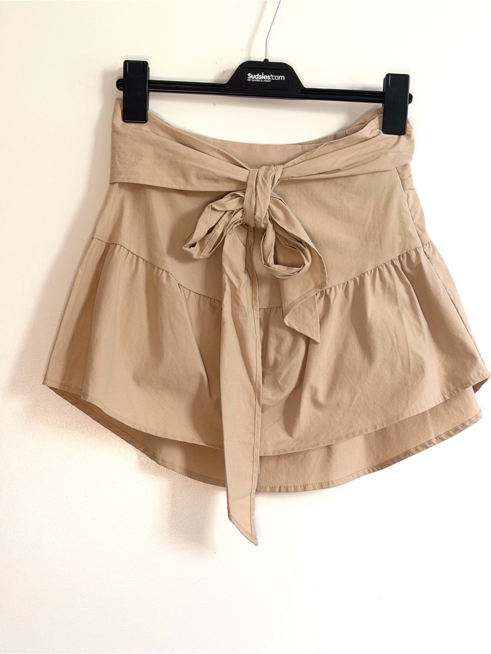 Stillwater Beige Tie-Waist Tiered Mini Skirt Small